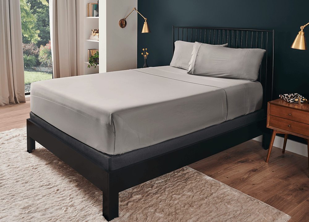 TEMPUR-Sheets on a mattress in a dressed room - Mobile View