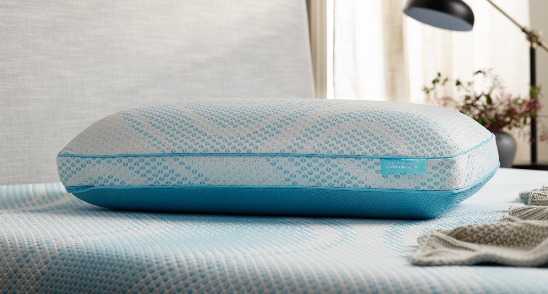 TEMPUR_Pillow_Breeze_ProHi_Styled_MAR24_02